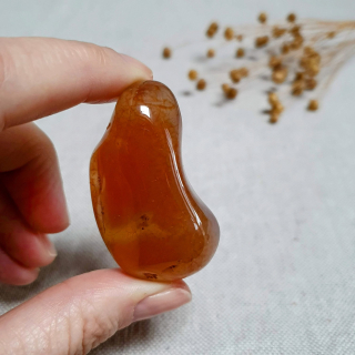 Karneol - velký tromlovaný kámen z Brazílie P. 40 g 