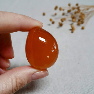 Karneol - velký tromlovaný kámen z Brazílie Z. 37 g 