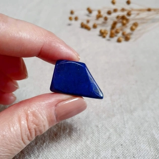 Lapis Lazuli - ručně tromlovaný kámen v extra kvalitě z Afghánistánu E. 14 g 