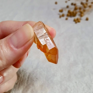 Tangerine krystal - unikátní surový mistrovský krystal v extra kvalitě z Brazílie E. 8 g ~ Katedrála