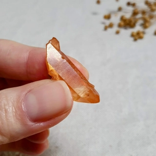 Tangerine krystal - unikátní surový mistrovský krystal v extra kvalitě z Brazílie N. 5 g ~ Oboustranně ukončený + Duha