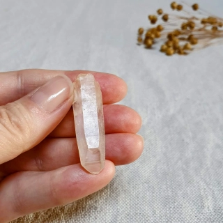 Lemurský krystal - malý surový krystal křišťálu z Brazílie B4. 8 g