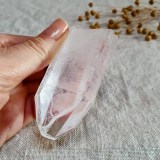 Křišťál - surový mistrovský krystal z Brazílie A4. 131 g ~ Strážci záznamů + Klíč