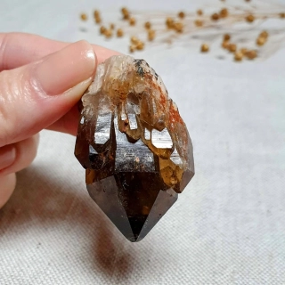 Citrín kundalini katedrála - vzácný tmavý surový mistrovský krystal v extra kvalitě z afrického Konga B. 45 g