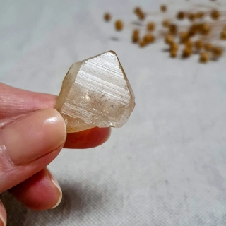 Citrín kundalini - vzácný surový mistrovský krystal v extra kvalitě z afrického Konga F. 12 g ~ Duha + Fantom