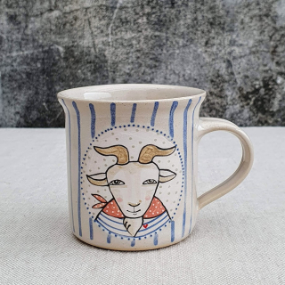 Malovaný keramický hrnek s kozou a s pruhy 200 ml 