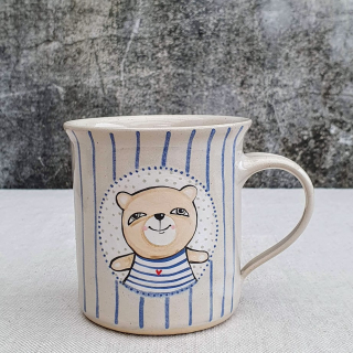Malovaný keramický hrnek s medvídkem a s pruhy 350 ml 